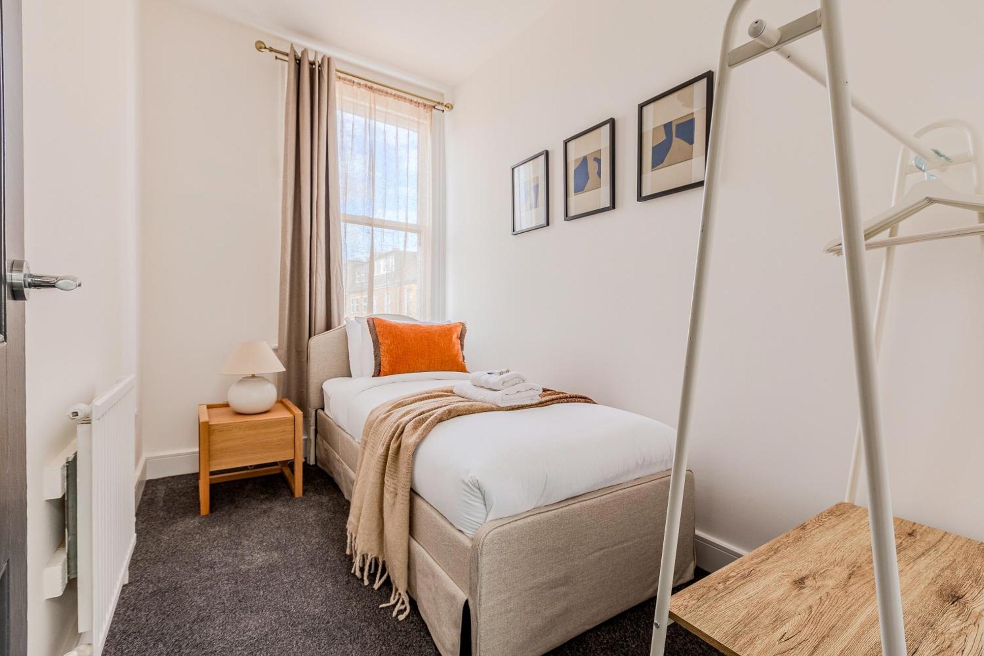 Apartamento Large & Charming 5br House Near Kensington Olympia Londres